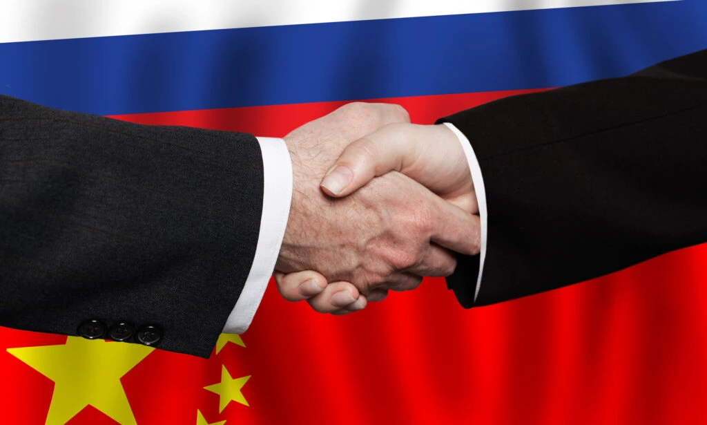 Rusia și China au bătut palma! Cele două mari puteri vor organiza exerciții militare comune