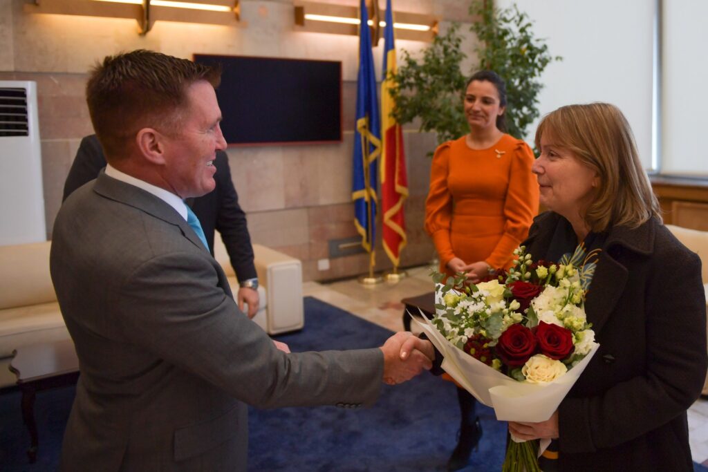 Noul ambasador al SUA, Kathleen Kavalec, a sosit la București. A avut o primă întâlnire cu Bogdan Aurescu