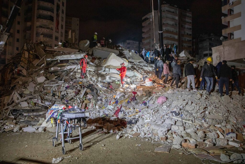 OMS: Aproape 26 de milioane de persoane, afectate de cutremure în Turcia și Siria