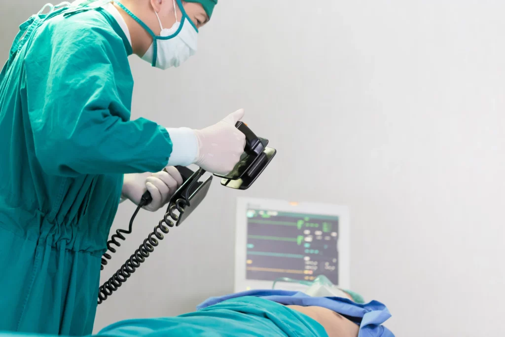 Noi dezvăluiri în cazul defibrilatoarelor de la spitalul Sf. Spiridon. Medicii au oferit câteva posibile surse ale dispozitivelor