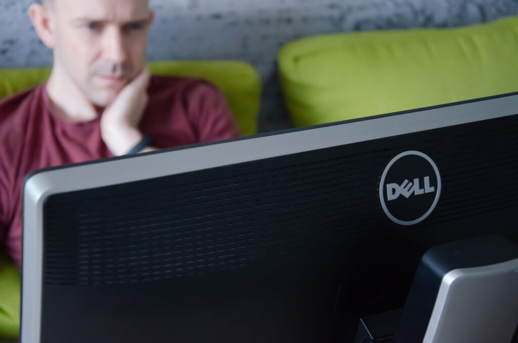 Gigantul tehnologic Dell anunţă că va concedia 6.650 de angajați