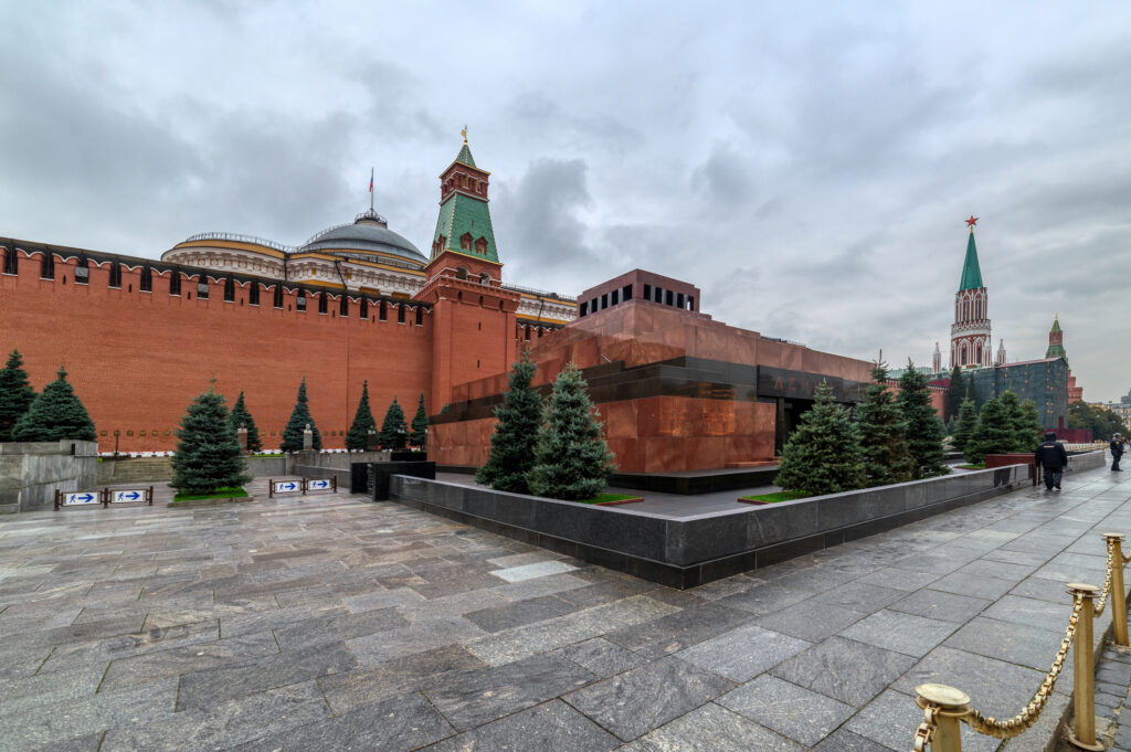 Poliția din Moscova în alertă! Un jefuitor de morminte a pus ochii pe mausoleul lui Lenin