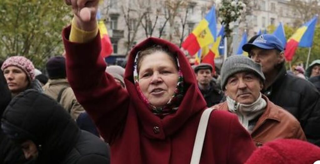Blocul socialiștilor și comuniștilor a protestat la Chișinău împotriva sintagmei „limba română”: Noi suntem moldoveni!