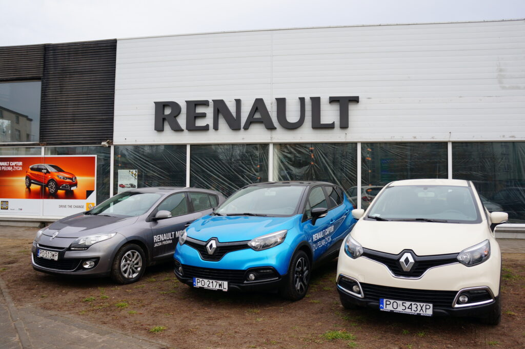 Agenţia Fitch a revizuit în creştere ratingul Renault pe termen lung, la BB plus