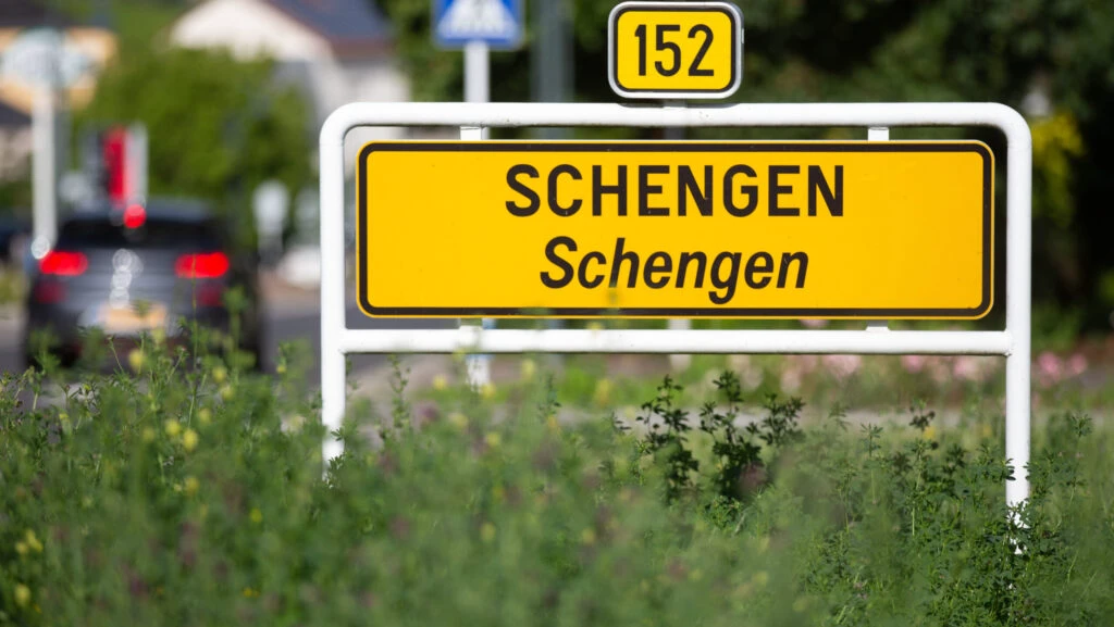Ministrul Economiei, despre aderarea la Schengen: Un beneficiu direct în buzunarul europenilor