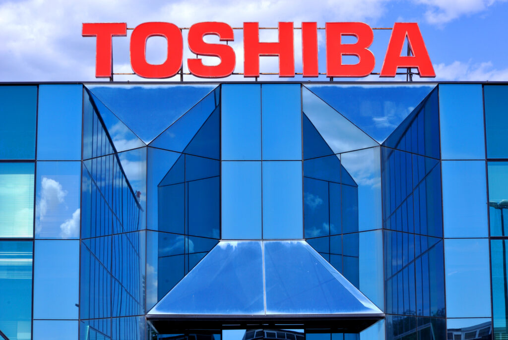 Toshiba va fi cumpărată de un fond de investiţii privat pentru suma de 15 miliarde de dolari americani