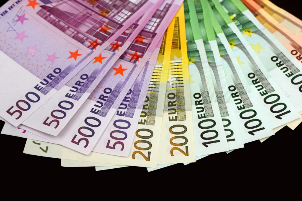 Se dau 150 de euro pe lună, bani de la stat! Vestea venită azi, 6 mai. Cine poate beneficia de acești bani