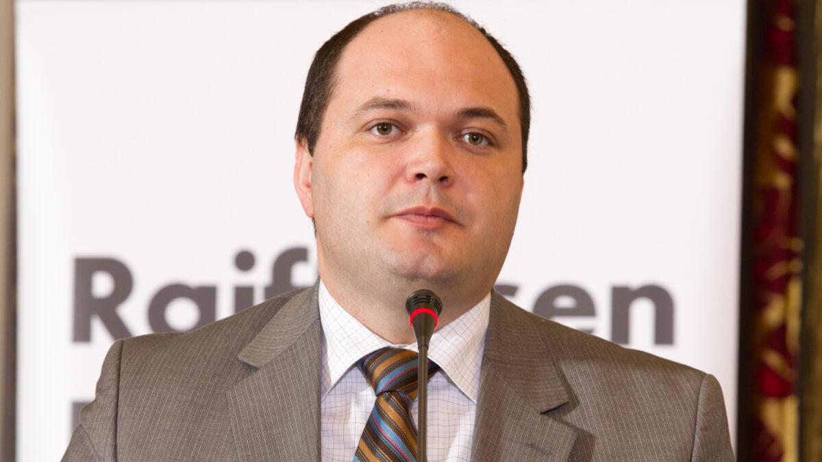 Consilierul premierului, Ionuț Dumitru, critică pensiile speciale: „O pensie de 5.000 de euro la 48 de ani nici n-ar trebui să existe pe planetă”