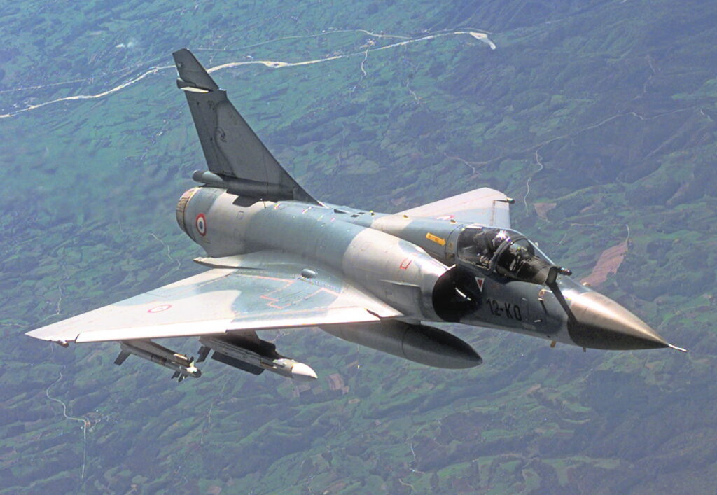 Franţa pregăteşte deja de o lună şi jumătate piloţii ucraineni pentru Mirage 2000