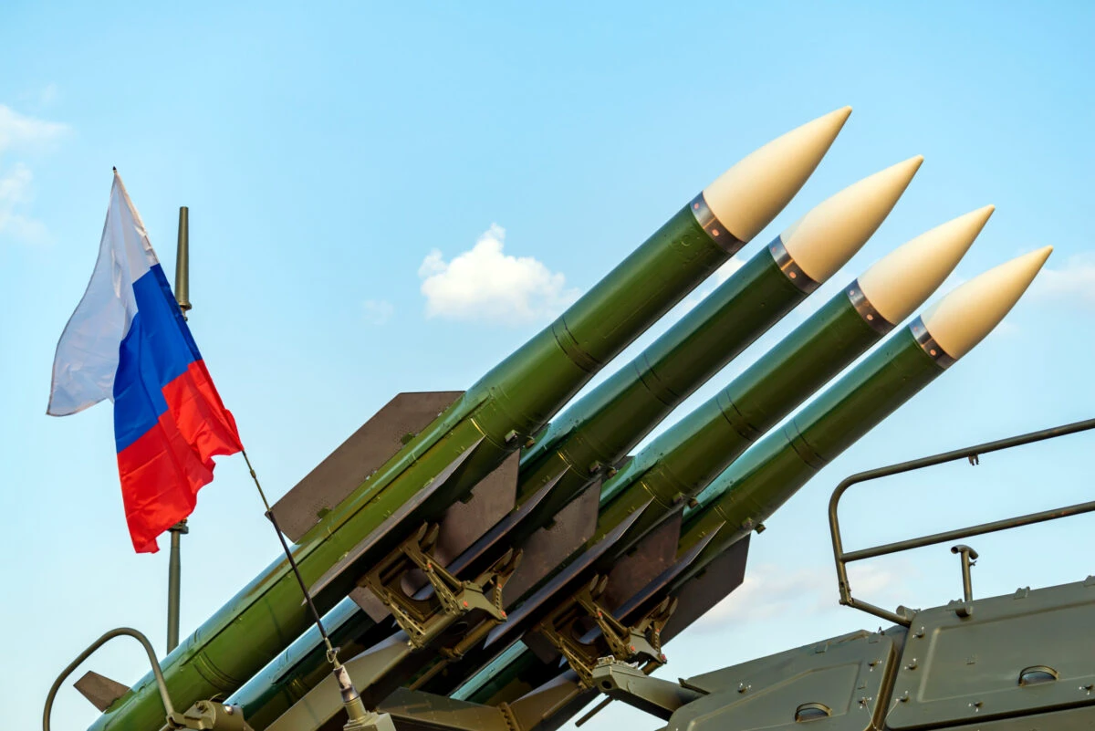 Ritm susținut pentru industria de armament din Rusia: Poate produce 100 de rachete pe lună