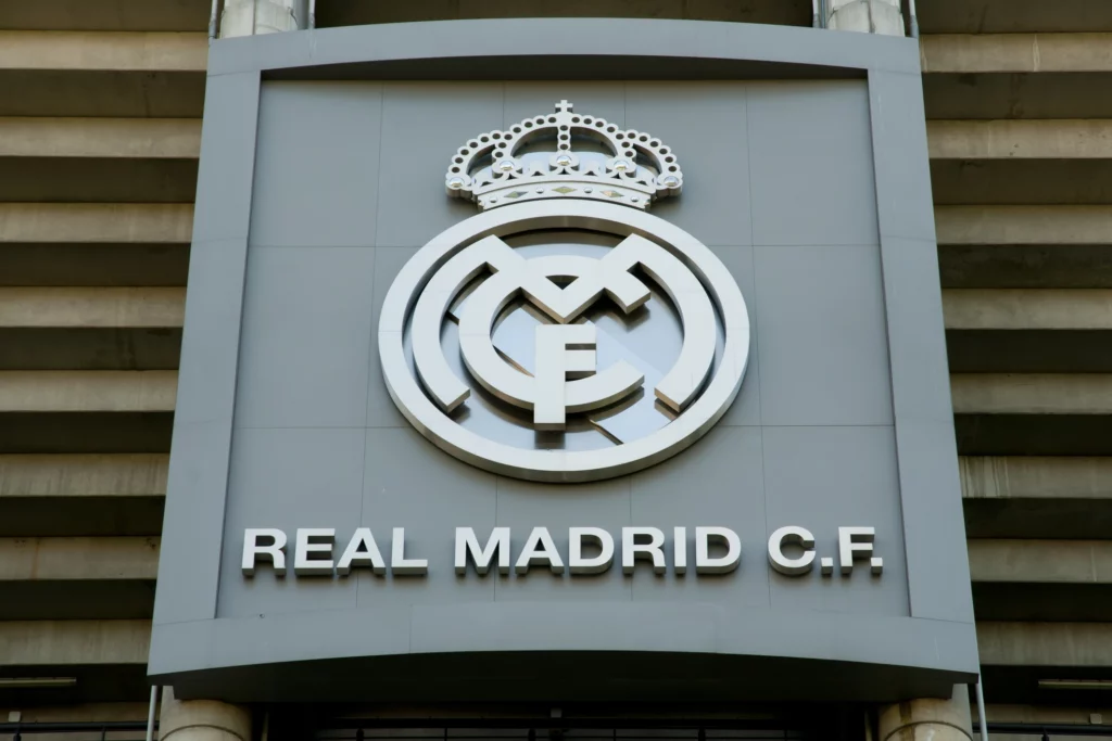 Scandal uriaș în fotbalul spaniol. Real Madrid dă în judecată clubul Barcelona