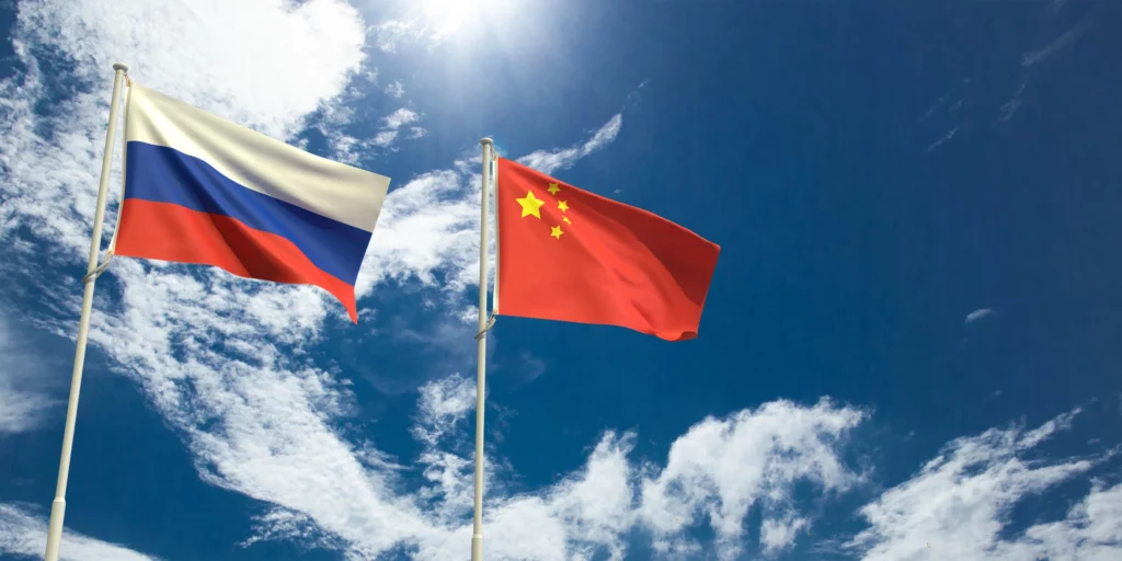 Falsa alegere a confruntării fie cu Rusia, fie cu China
