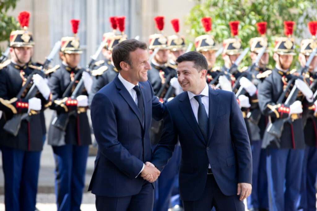 Macron și-a reiterat angajamentul față de Zelenski. Franța va oferi Ucrainei tot ajutorul necesar