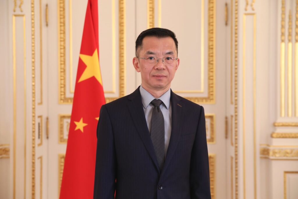 Lu Shaye, ambasadorul chinez la Paris, este membru activ al « lupilor combatanți », un clan decomplexat al diplomației chineze