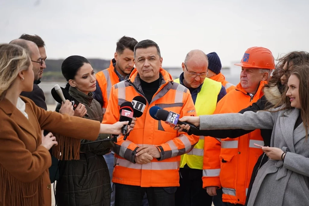 Sorin Grindeanu informează că au fost depuse 8 oferte pentru construcția Secțiunii 1 a Autostrăzii A8