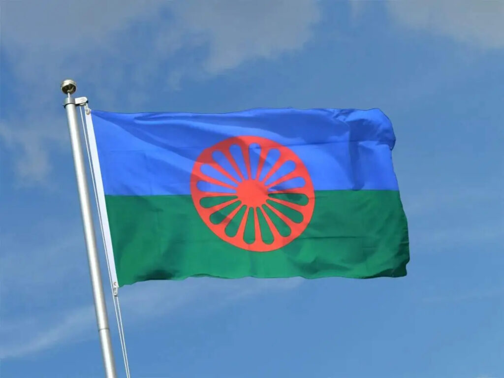 Klaus Iohannis, mesaj de Ziua Internațională a Romilor: Această zi marchează, la nivelul întregii societăţi, respectul faţă de romi