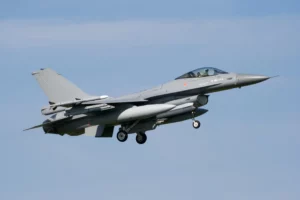 Alertă aeriană în Galați și Tulcea. Două avioane F-16 au decolat pentru monitorizarea unei ținte