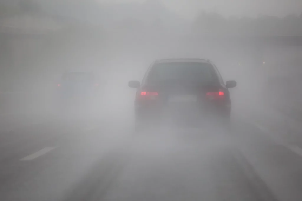 Cod galben de ceață în România. Traficul este îngreunat pe mai multe șosele