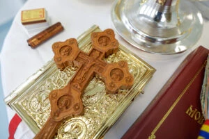 cruce, traditii, obiceiuri biserica credinta