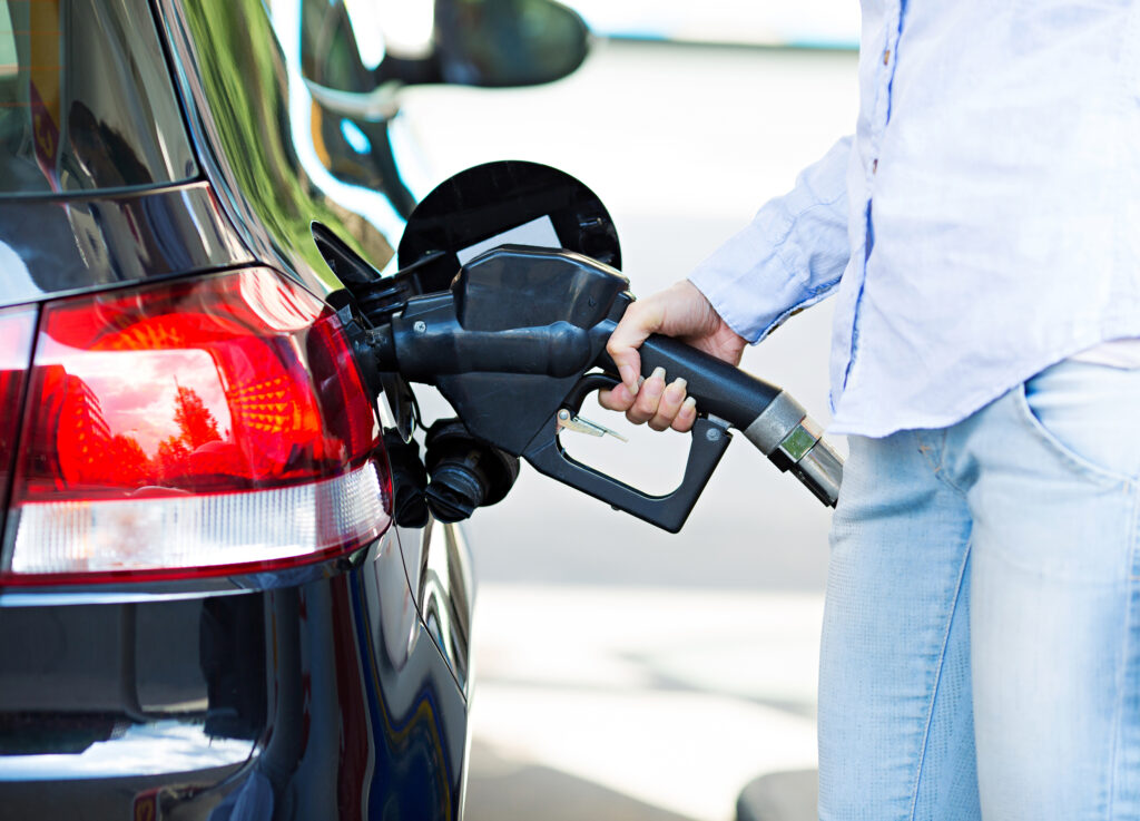 Prețul carburanților în ziua de marți, 16 mai. Benzina şi motorina au înregistrat o nouă ieftinire