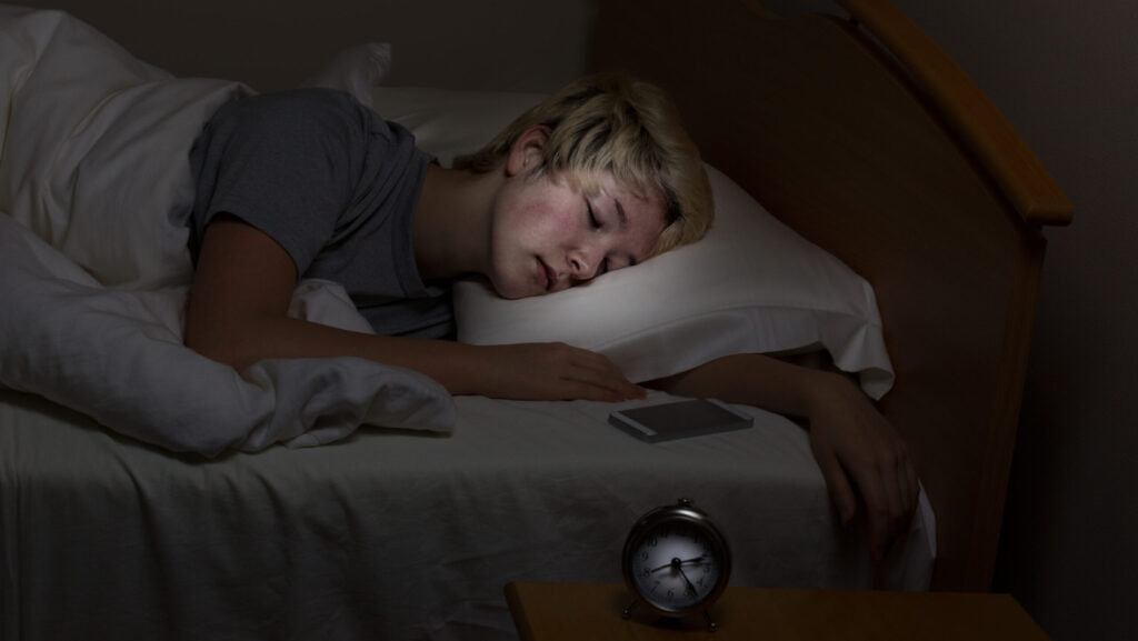 Tulburarea de somn care afectează 1% dintre oameni poate prefigura demența