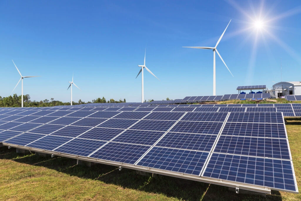 OMV Petrom și Complexul Energetic (CE) Oltenia vor construi patru parcuri fotovoltaice