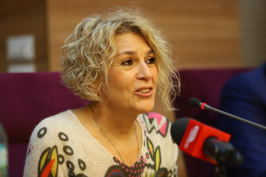 Carmen Avram a solicitat Comisiei Europene compensaţii financiare pentru apicultorii din România
