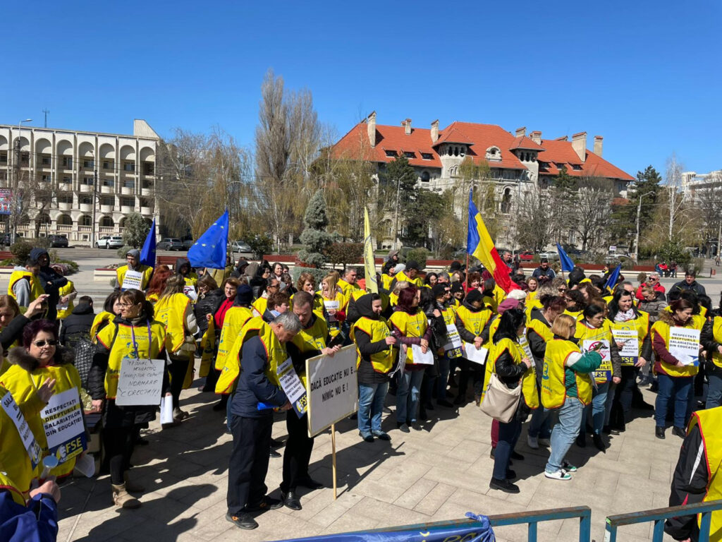 Nicolae Ciucă și Marcel Ciolacu fac apel la responsabilitate și roagă profesorii să oprească greva