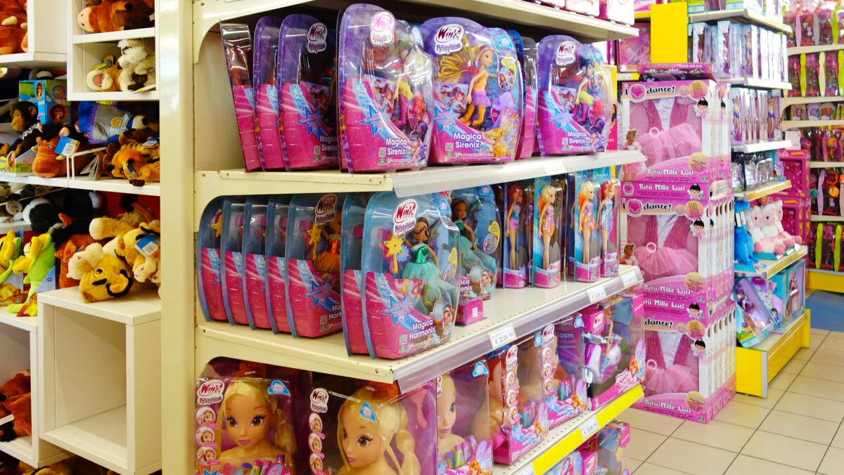 Ziua Copilului: Vânzările Barbie au scăzut cu 40% în primul trimestru. Acţiuni în scădere pentru Mattel şi Hasbro