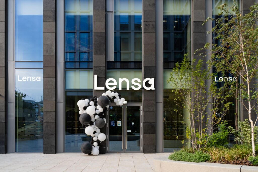Lensa a raportat o cifră de afaceri cumulată de peste 317 de milioane de lei