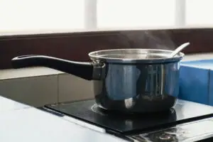 Preparatul care devine toxic dacă este reîncălzit. Toată lumea face această greșeală în bucătărie