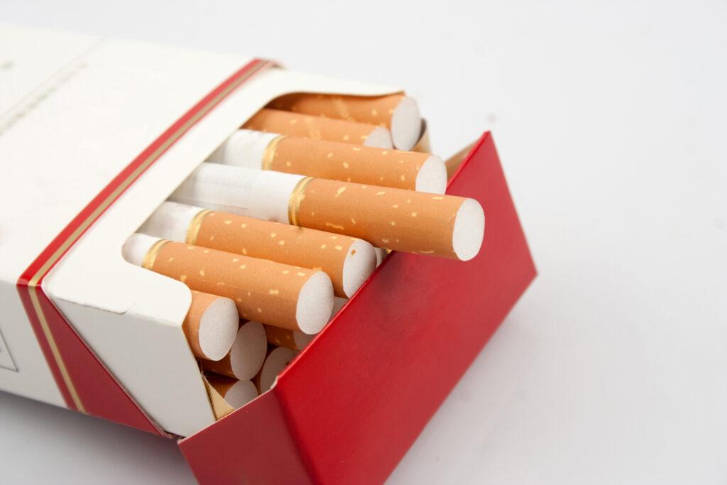 Se scumpesc țigările în România! Cât va costa un pachet de țigări (SURSE)