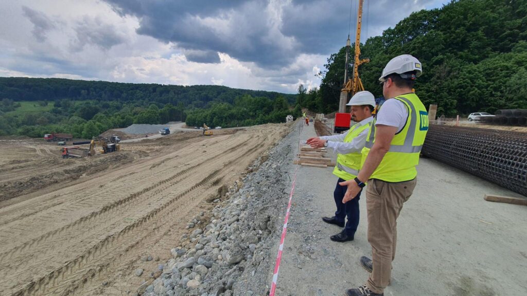 Au început pregătirile pentru construirea primului tunel din zona montană a Autostrăzii Sibiu-Pitești