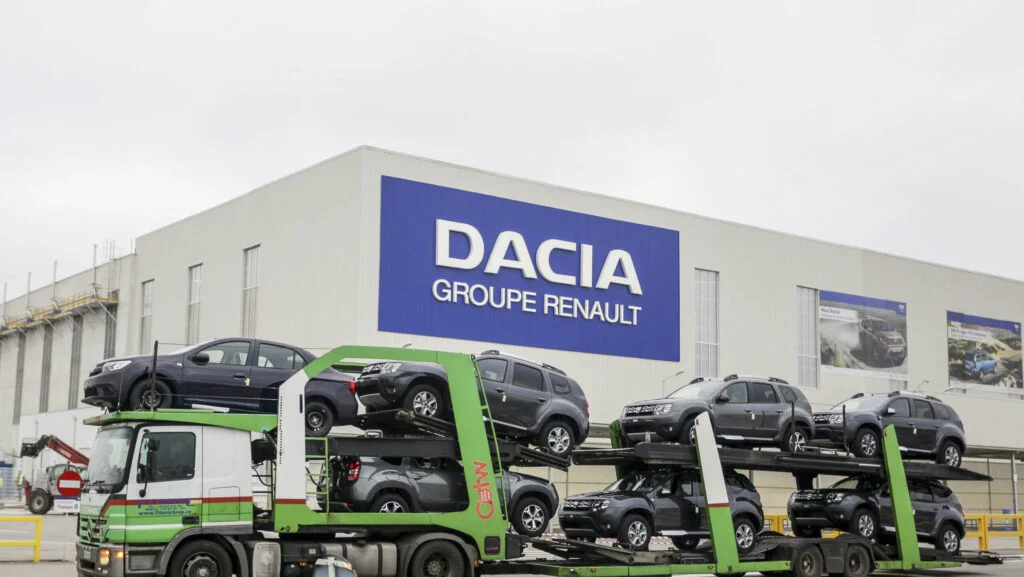 În primele patru luni din 2023, Dacia și Ford România au produs peste 176.000 de autoturisme
