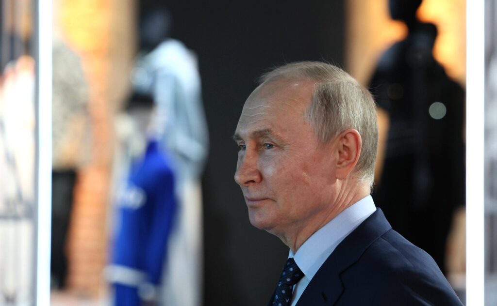Vladimir Putin, la închisoare!? Macron a făcut anunțul care zguduie toată Europa din temelii