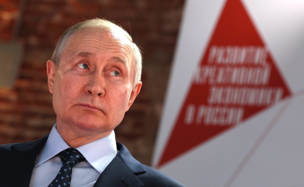 Profeția lui George Soros despre război: Visul lui Putin, un Imperiu Rus reînviat, s-ar putea dezintegra