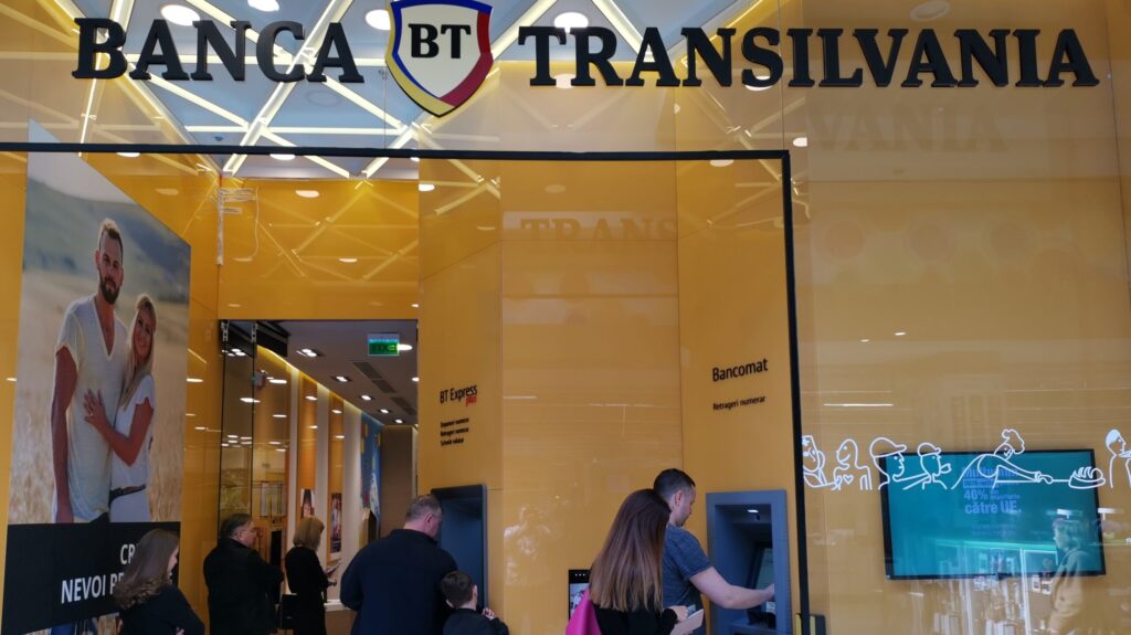 Anunț oficial pentru cei care au cont la Banca Transilvania! Premieră în România pentru cei care transferă bani