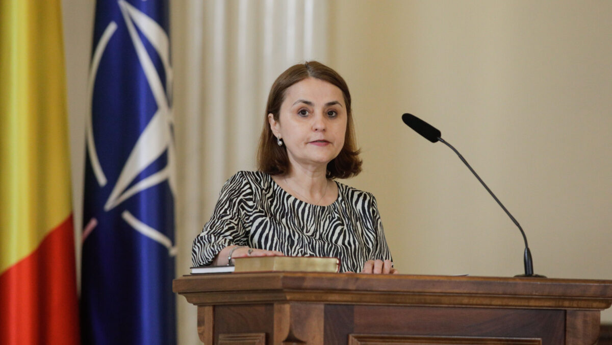 Luminiţa Odobescu, discuții cu ambasadoarea SUA în România despre includerea României în Programul Visa Waiver
