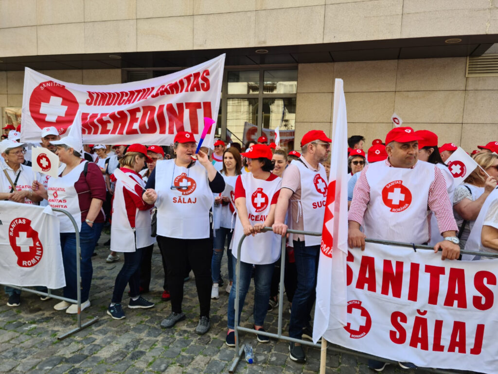 Sindicaliştii Sanitas rămân în grevă japoneză. Ministerul Sănătăţii grăbeşte acordarea voucherelor de vacanţă