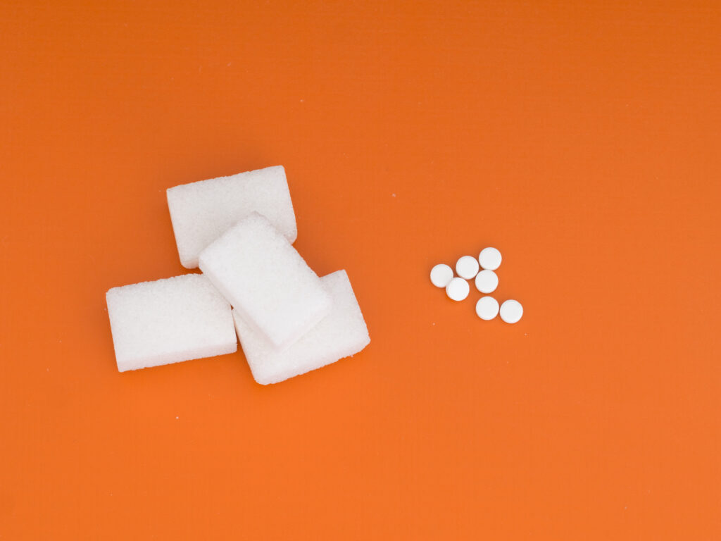 OMS a inclus aspartamul pe lista substanțelor „posibil cancerigene”. În ce produse se găsește