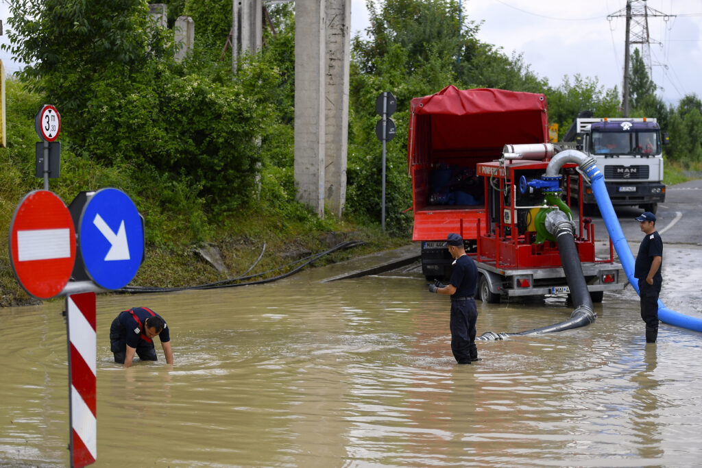 Cod portocaliu de inundații în România! Ce zone sunt vizate? Avertisment INHGA