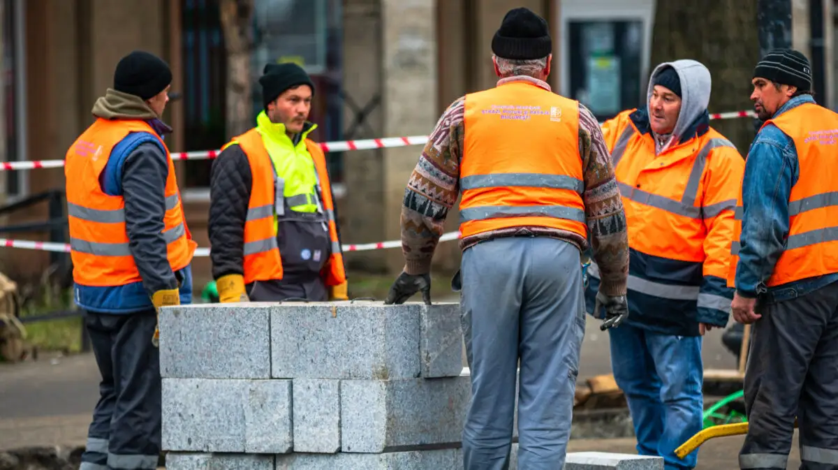 Criză pe piața muncii în România. Meseriile aflate la mare căutare: Sunt pe cale de dispariție