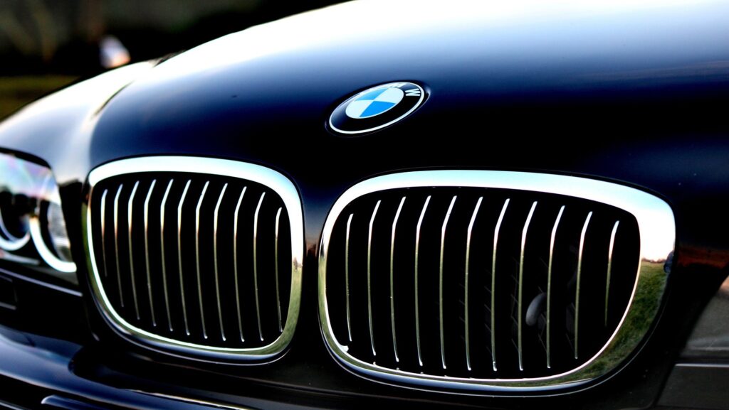 BMW va investi 600 de milioane de lire sterline pentru a electrifica marca Mini