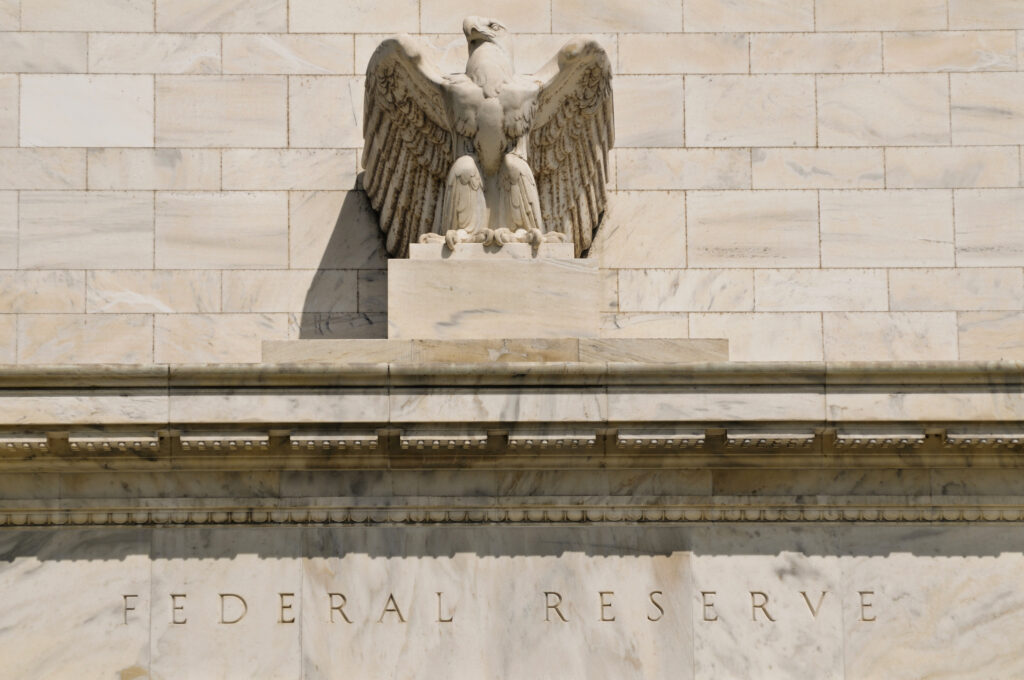 Rezerva Federală a SUA a majorat dobânda de referinţă cu un sfert de punct procentual