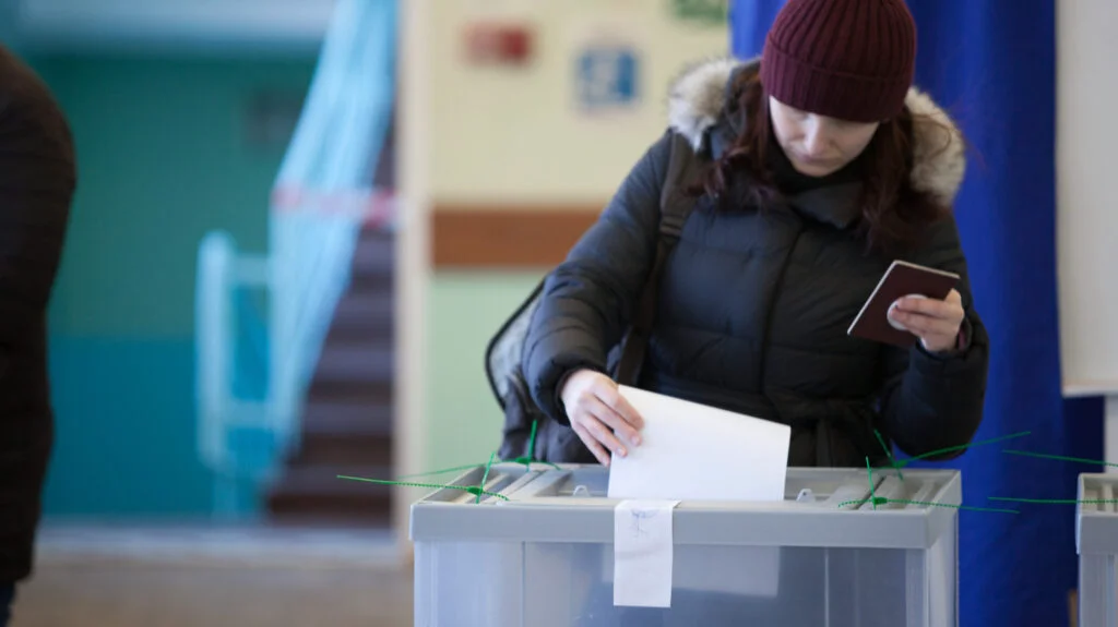 Cu cine vor să voteze românii la alegeri. Scena politică este deja în fierbere