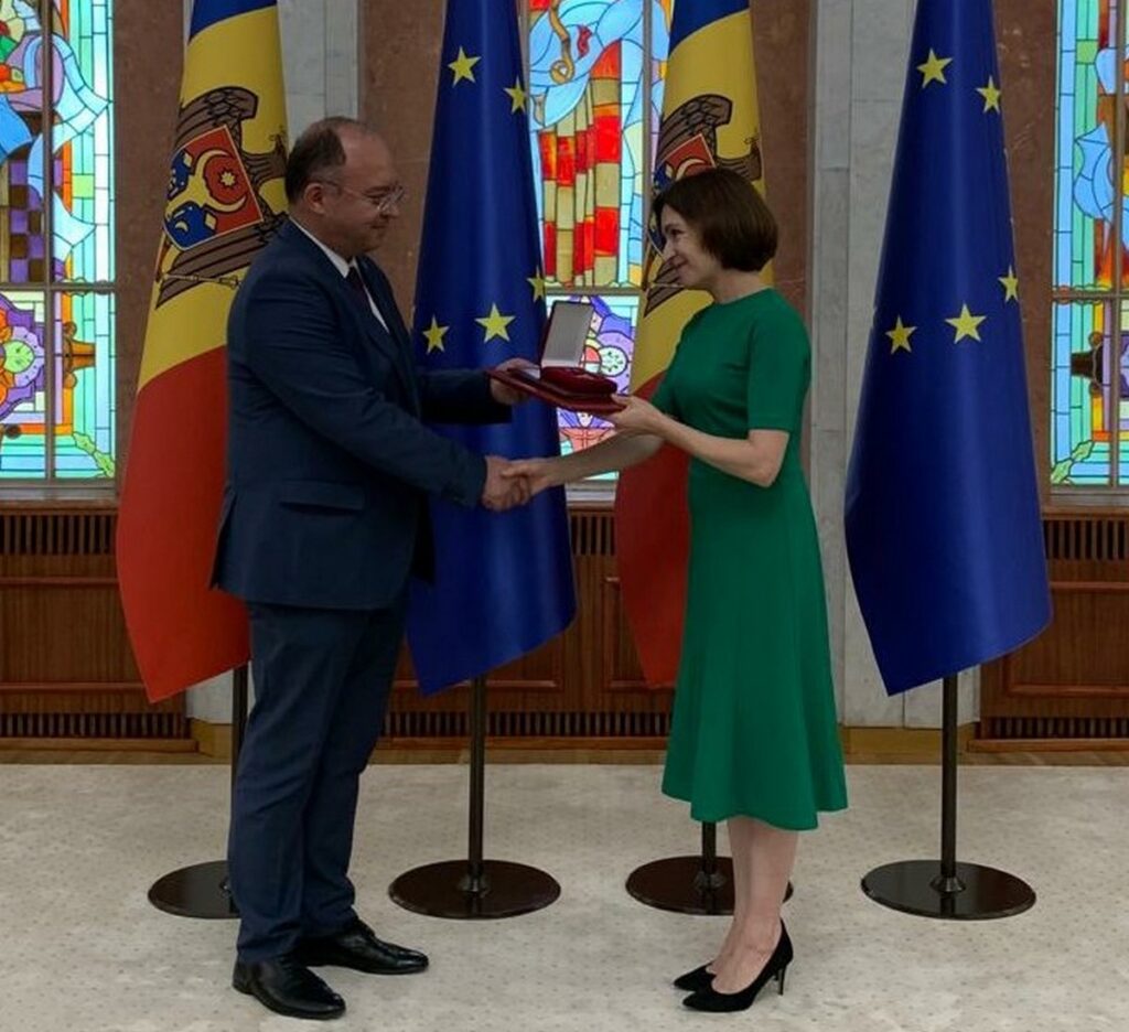 Bogdan Aurescu a primit „Ordinul de Onoare”. Fostul ministru, decorat de Maia Sandu
