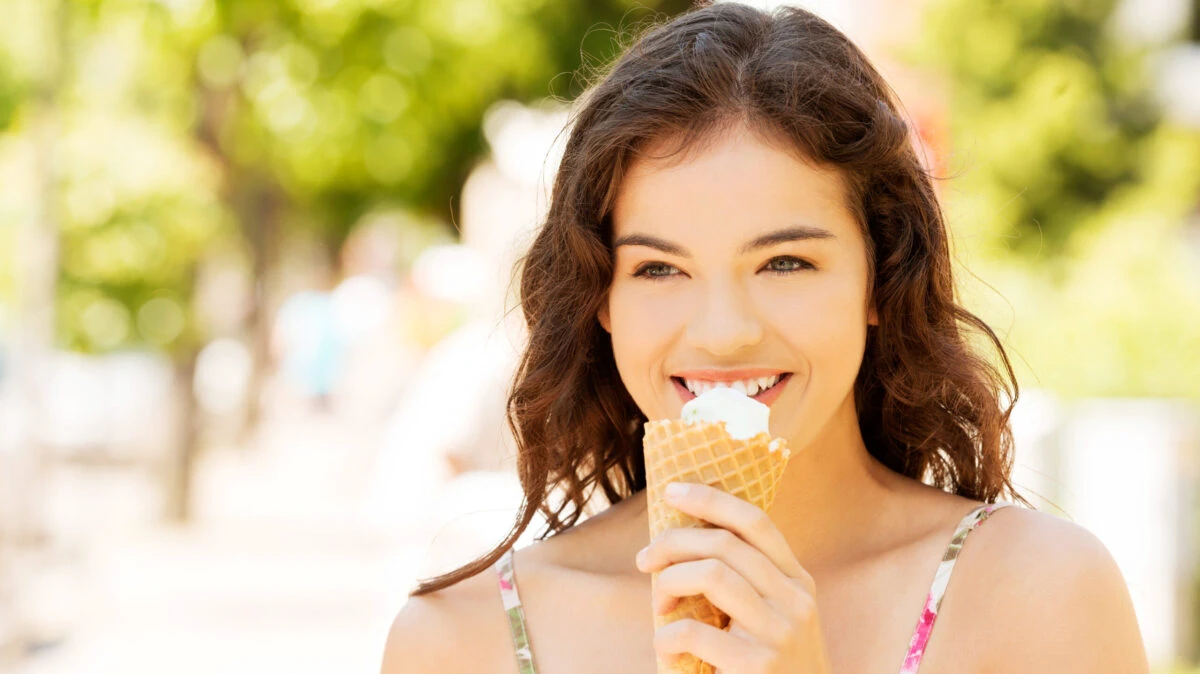 Ce se întâmplă în organism dacă mănânci zilnic înghețată