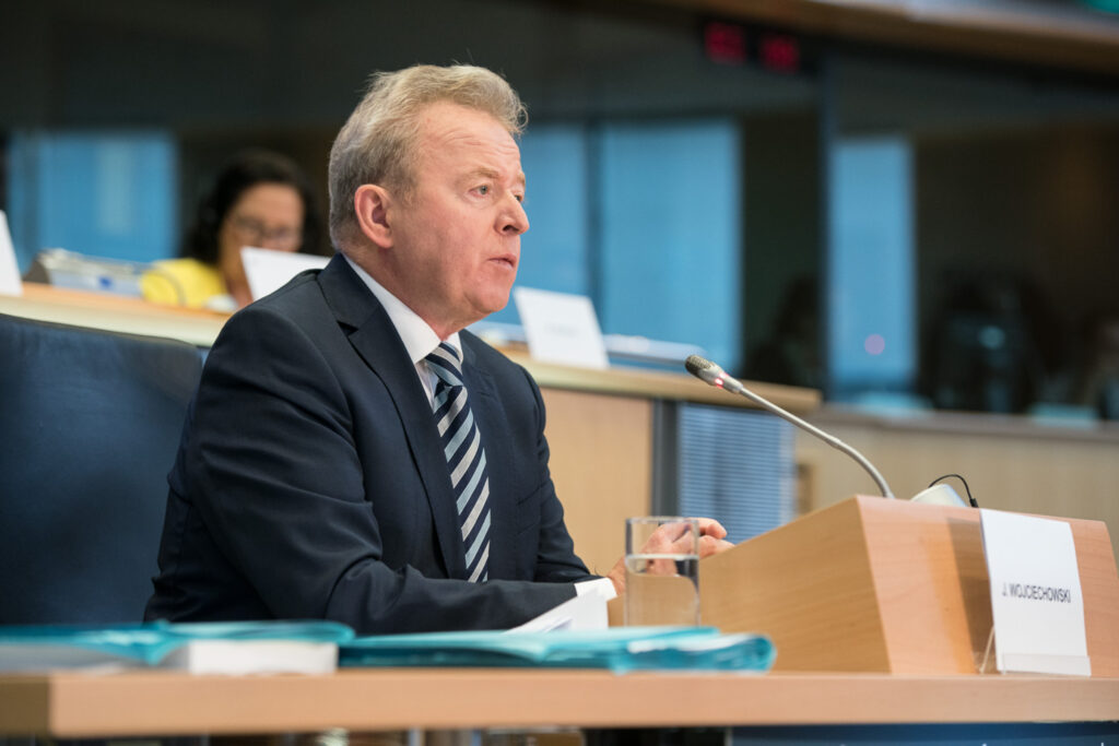 Janusz Wojciechowski, comisar european: Probabil, restricţiile privind importurile de cereale din Ucraina nu vor fi prelungite