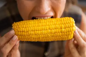 Ce se întâmplă dacă mâncăm des porumb fiert? Toți românii trebuie să știe