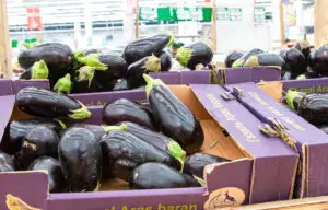 Salată de vinete. Cum scapi imediat de gustul amărui